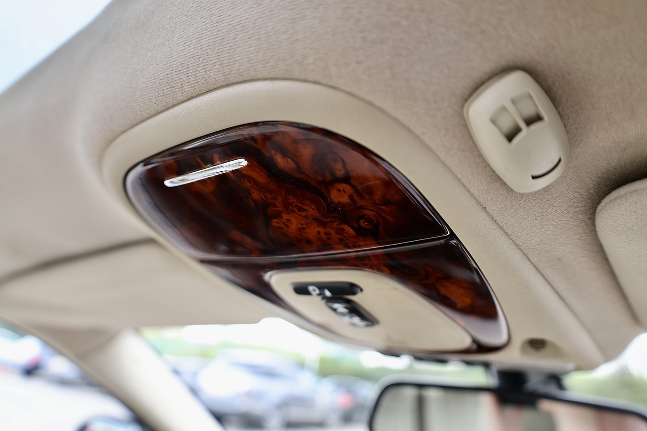 Jaguar S-Type SE High Luxury Pack 1 Former Keeper + 18 Services + High Luxury Pack + Sunroof - Large 37