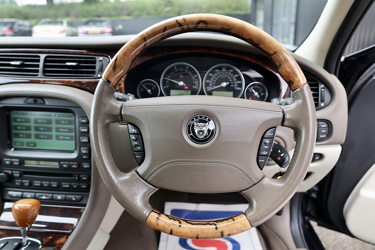 Jaguar S-Type SE High Luxury Pack 1 Former Keeper + 18 Services + High Luxury Pack + Sunroof - Large 38