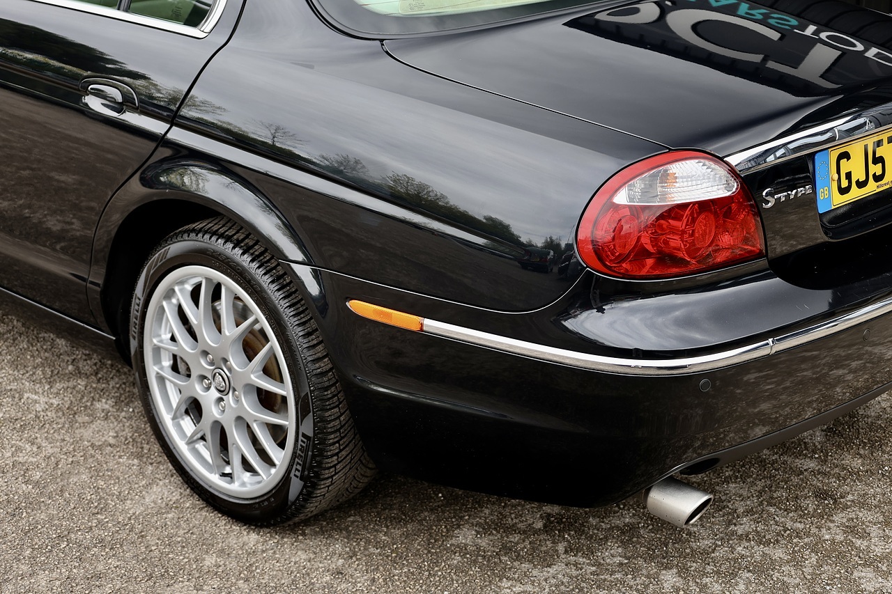 Jaguar S-Type SE High Luxury Pack 1 Former Keeper + 18 Services + High Luxury Pack + Sunroof - Large 42