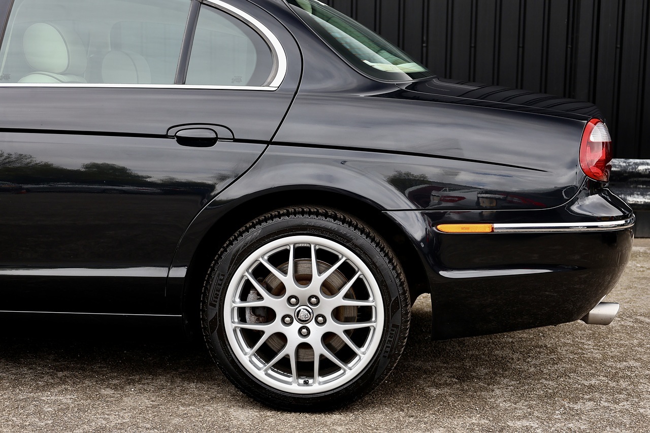 Jaguar S-Type SE High Luxury Pack 1 Former Keeper + 18 Services + High Luxury Pack + Sunroof - Large 41