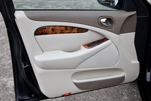 Jaguar S-Type SE High Luxury Pack 1 Former Keeper + 18 Services + High Luxury Pack + Sunroof - Thumb 47