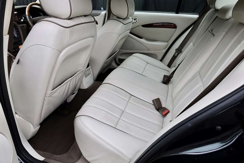Jaguar S-Type SE High Luxury Pack 1 Former Keeper + 18 Services + High Luxury Pack + Sunroof Image 29