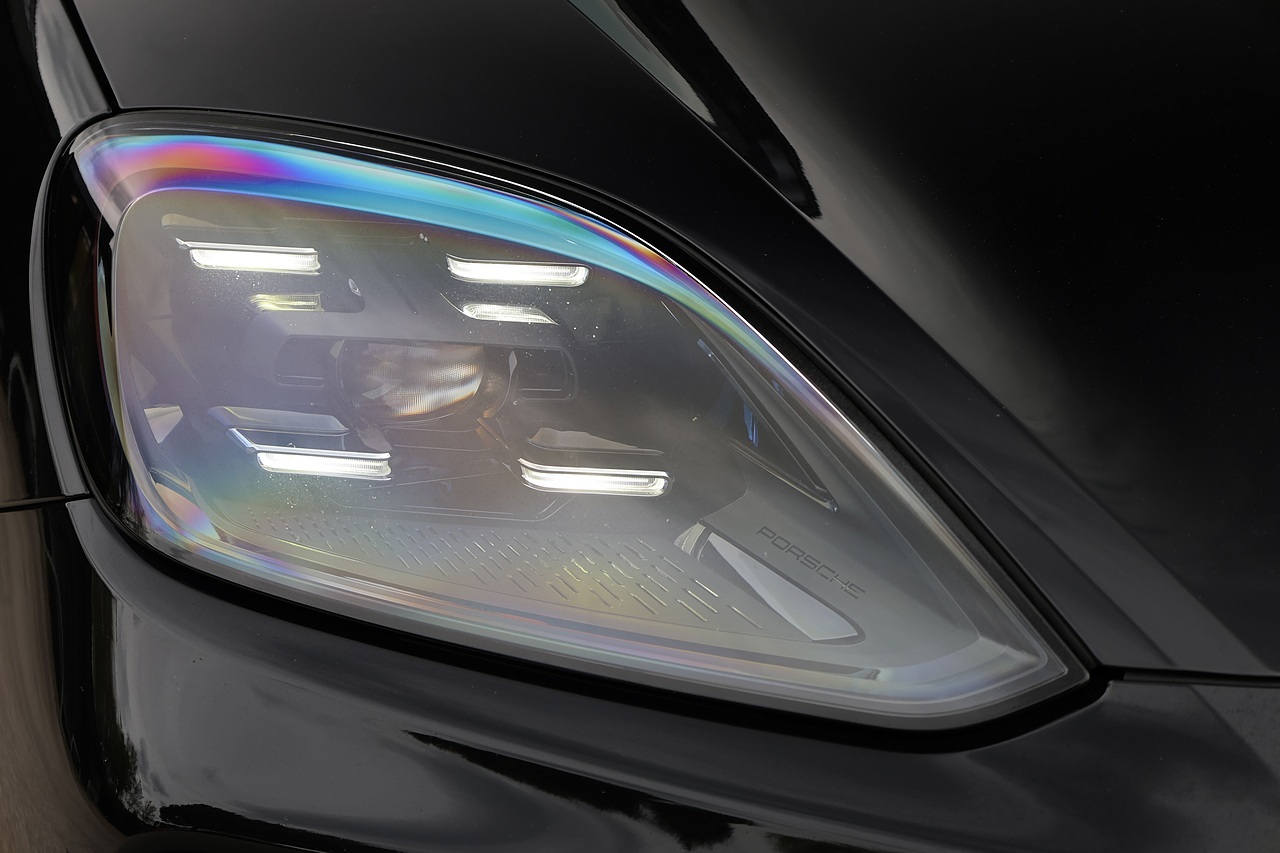 Porsche Cayenne 1 Owner + Porsche Warranty + £80k List Price - Large 11