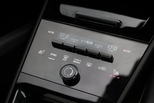 Porsche Cayenne 1 Owner + Porsche Warranty + £80k List Price - Thumb 17