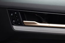 Porsche Cayenne 1 Owner + Porsche Warranty + £80k List Price - Thumb 26