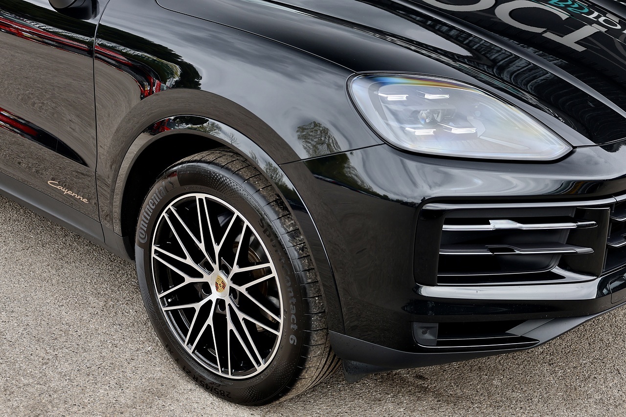 Porsche Cayenne 1 Owner + Porsche Warranty + £80k List Price - Large 30