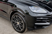 Porsche Cayenne 1 Owner + Porsche Warranty + £80k List Price - Thumb 30