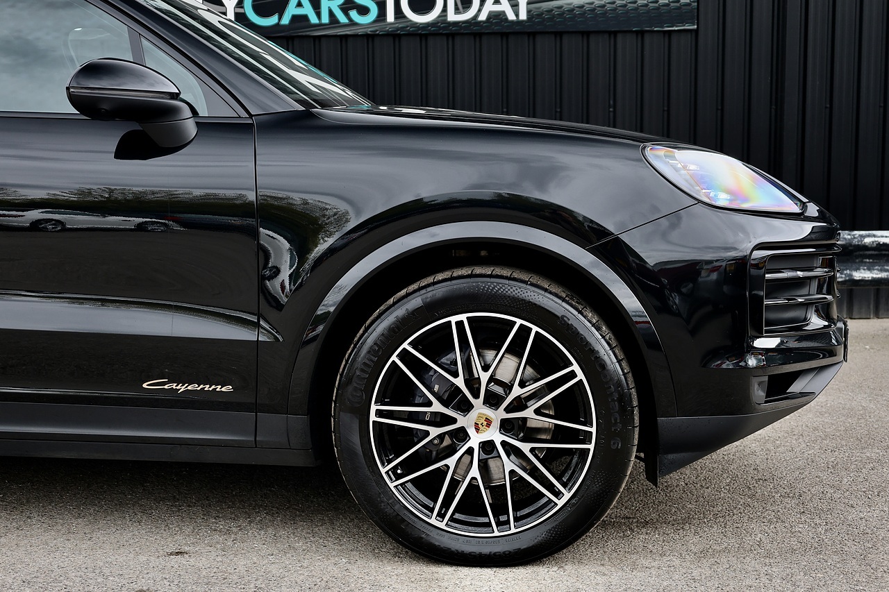 Porsche Cayenne 1 Owner + Porsche Warranty + £80k List Price - Large 29