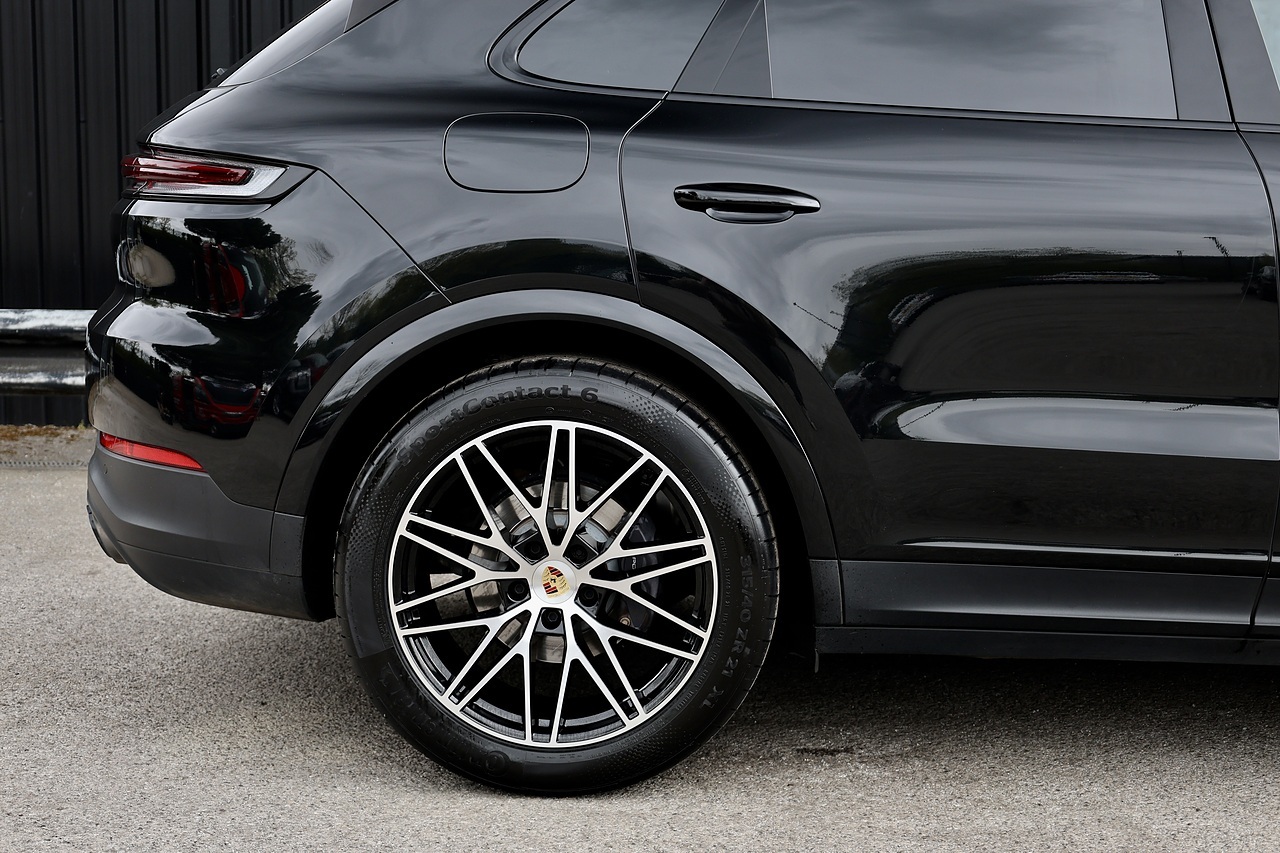 Porsche Cayenne 1 Owner + Porsche Warranty + £80k List Price - Large 28