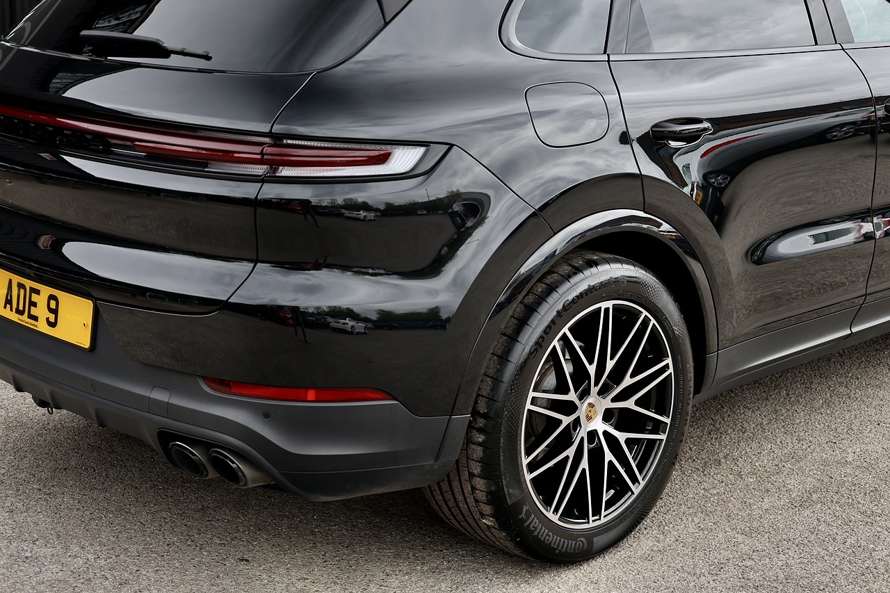 Porsche Cayenne 1 Owner + Porsche Warranty + £80k List Price - Large 27