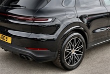 Porsche Cayenne 1 Owner + Porsche Warranty + £80k List Price - Thumb 27