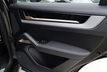 Porsche Cayenne 1 Owner + Porsche Warranty + £80k List Price - Thumb 32