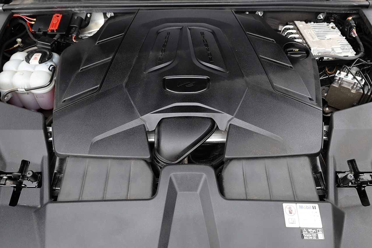 Porsche Cayenne 1 Owner + Porsche Warranty + £80k List Price - Large 34