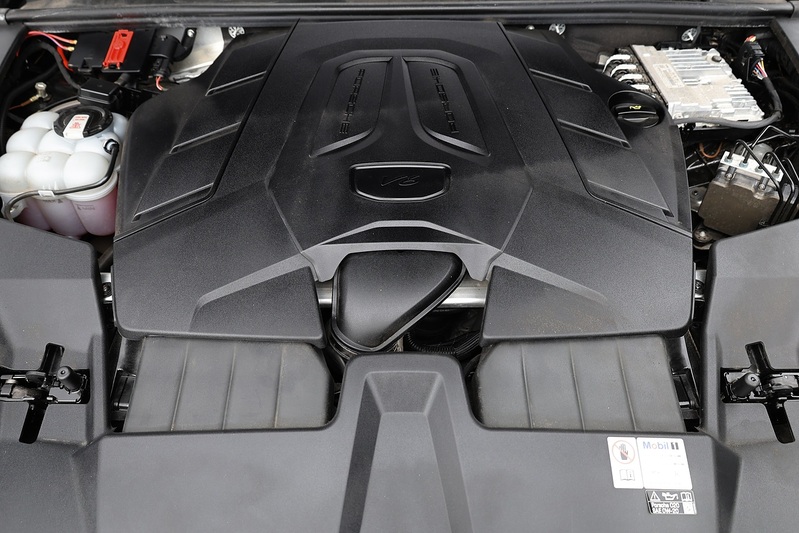 Porsche Cayenne 1 Owner + Porsche Warranty + £80k List Price Image 34