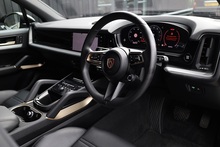 Porsche Cayenne 1 Owner + Porsche Warranty + £80k List Price - Thumb 22