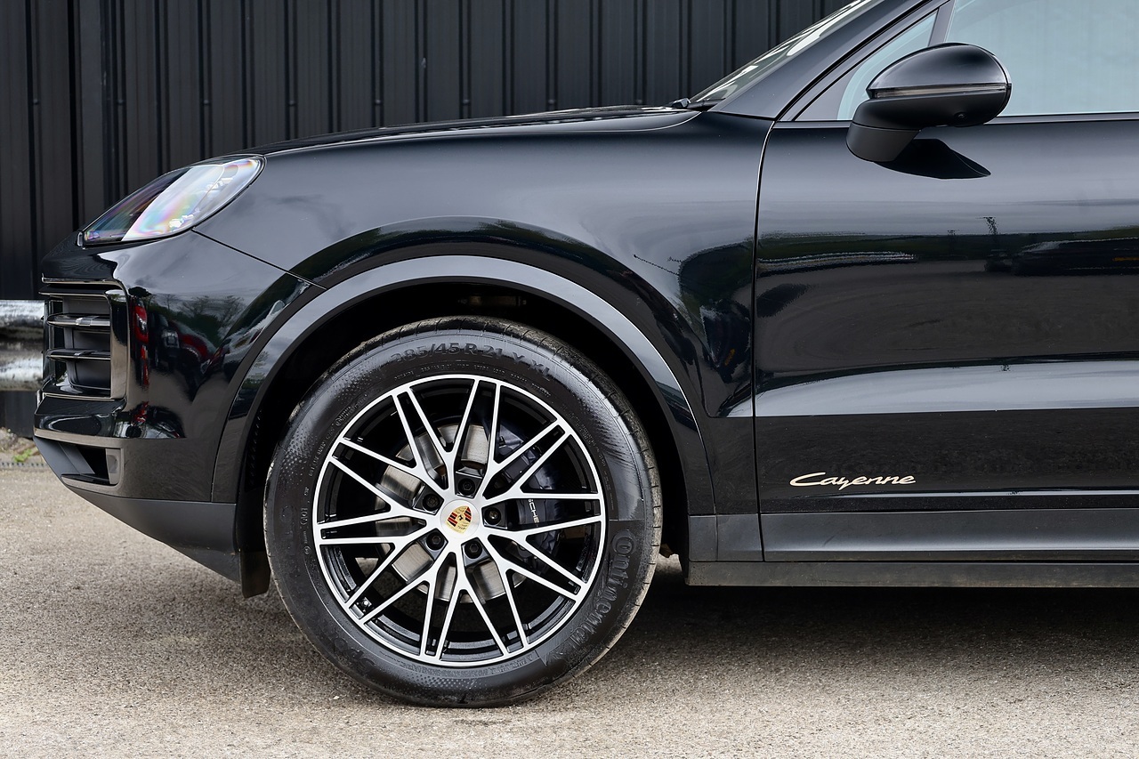 Porsche Cayenne 1 Owner + Porsche Warranty + £80k List Price - Large 36