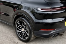 Porsche Cayenne 1 Owner + Porsche Warranty + £80k List Price - Thumb 38