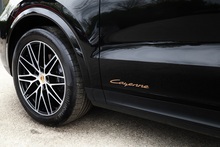 Porsche Cayenne 1 Owner + Porsche Warranty + £80k List Price - Thumb 43