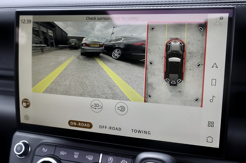 Land Rover Defender 110 D350 X-Dynamic HSE Huge Spec + 7 Seats + Family Pack + Tow Pack Image 13