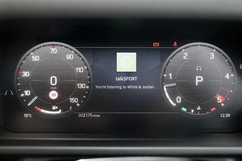 Land Rover Defender 110 D350 X-Dynamic HSE Huge Spec + 7 Seats + Family Pack + Tow Pack Image 14