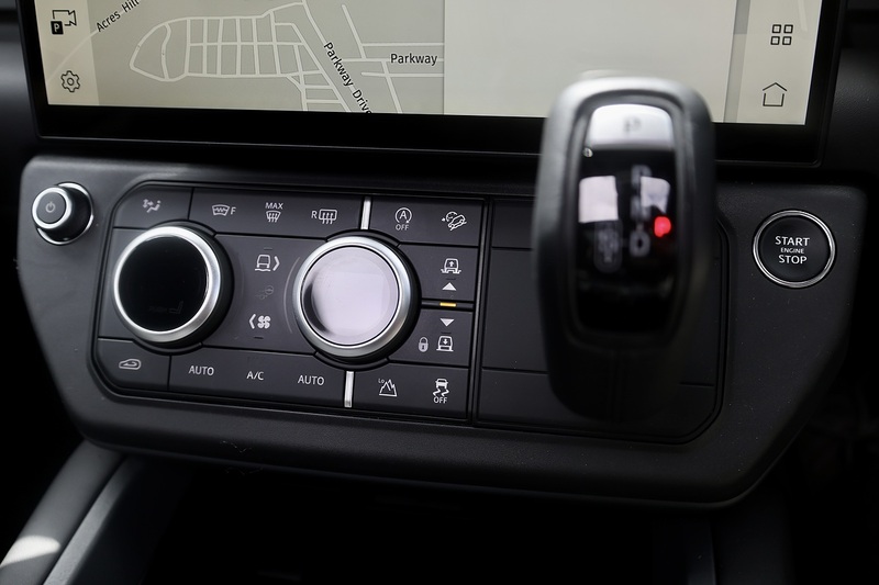 Land Rover Defender 110 D350 X-Dynamic HSE Huge Spec + 7 Seats + Family Pack + Tow Pack Image 16