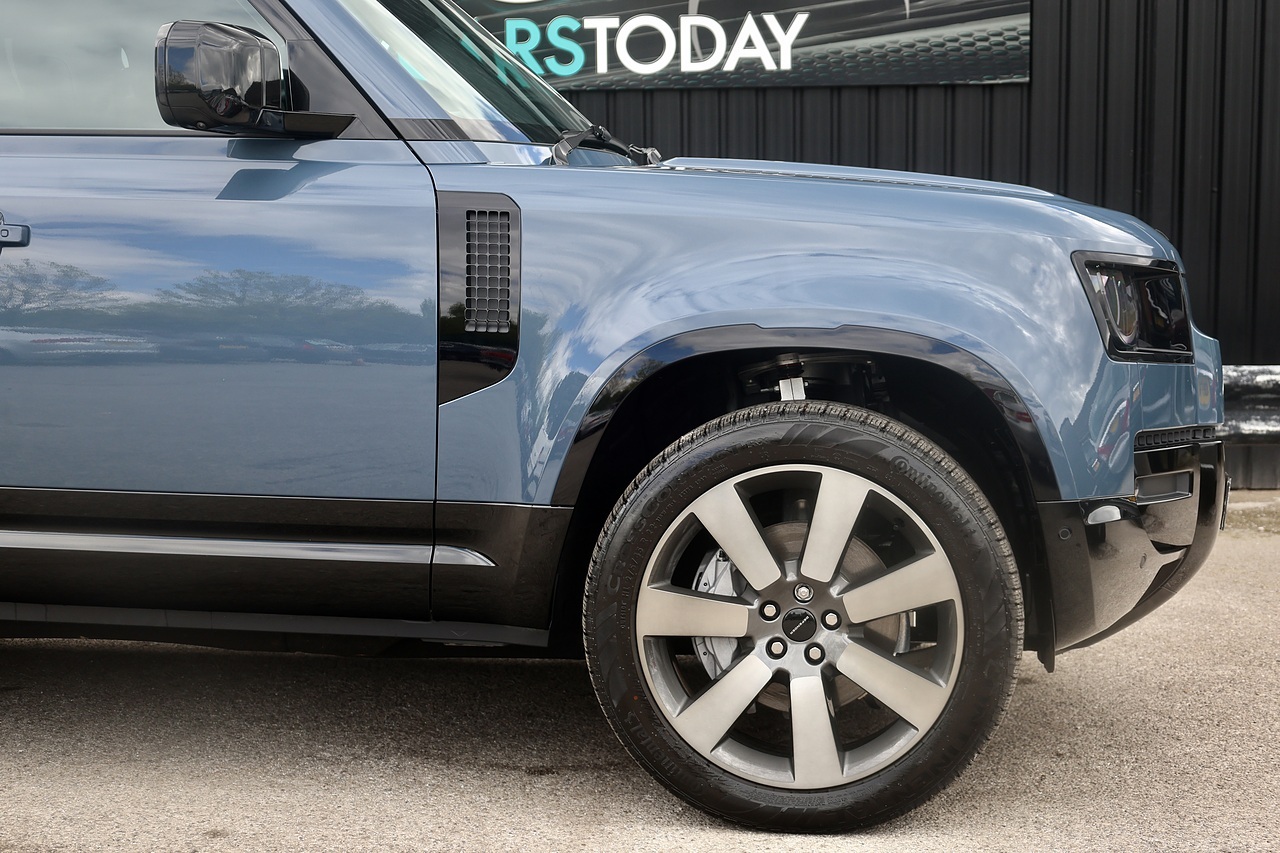 Land Rover Defender 110 D350 X-Dynamic HSE Huge Spec + 7 Seats + Family Pack + Tow Pack - Large 25