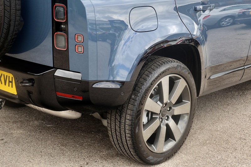 Land Rover Defender 110 D350 X-Dynamic HSE Huge Spec + 7 Seats + Family Pack + Tow Pack Image 23