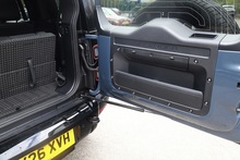 Land Rover Defender 110 D350 X-Dynamic HSE Huge Spec + 7 Seats + Family Pack + Tow Pack - Thumb 29