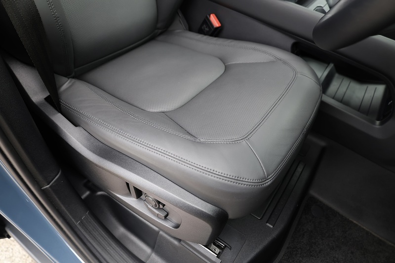 Land Rover Defender 110 D350 X-Dynamic HSE Huge Spec + 7 Seats + Family Pack + Tow Pack Image 32