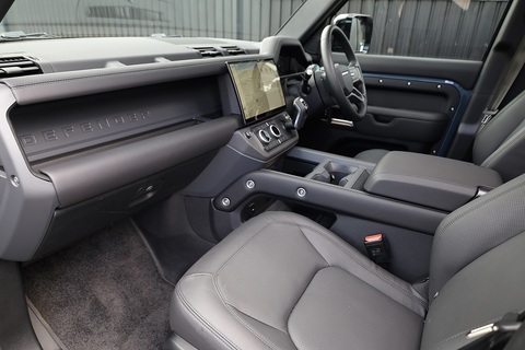 Huge Spec + 7 Seats + Family Pack + Tow Pack