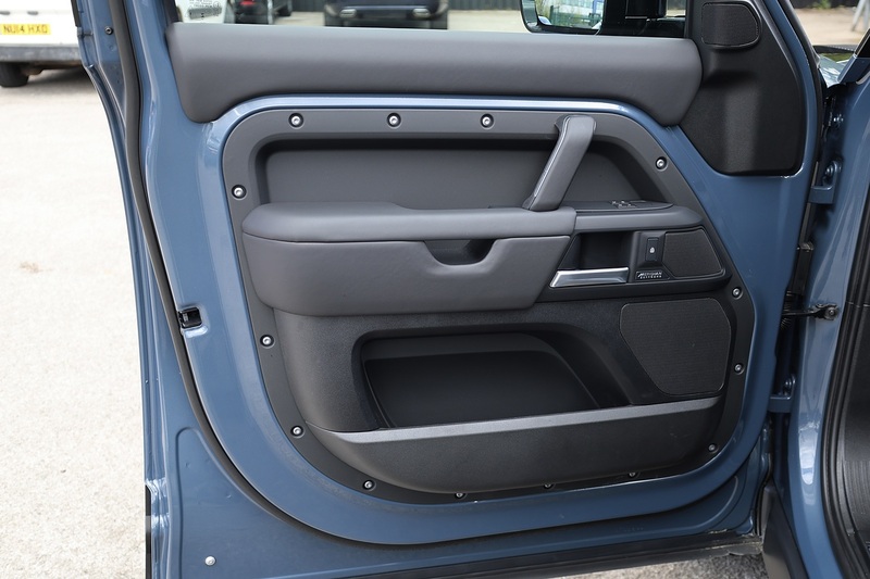 Land Rover Defender 110 D350 X-Dynamic HSE Huge Spec + 7 Seats + Family Pack + Tow Pack Image 42