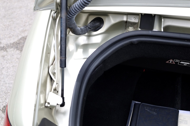 Jaguar XK Convertible Last Owner 2018 + Just 25k Miles + Very Rare Spec Image 24