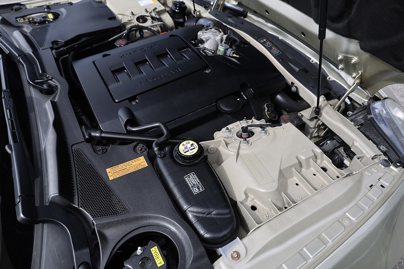 Jaguar XK Convertible Last Owner 2018 + Just 25k Miles + Very Rare Spec Image 56