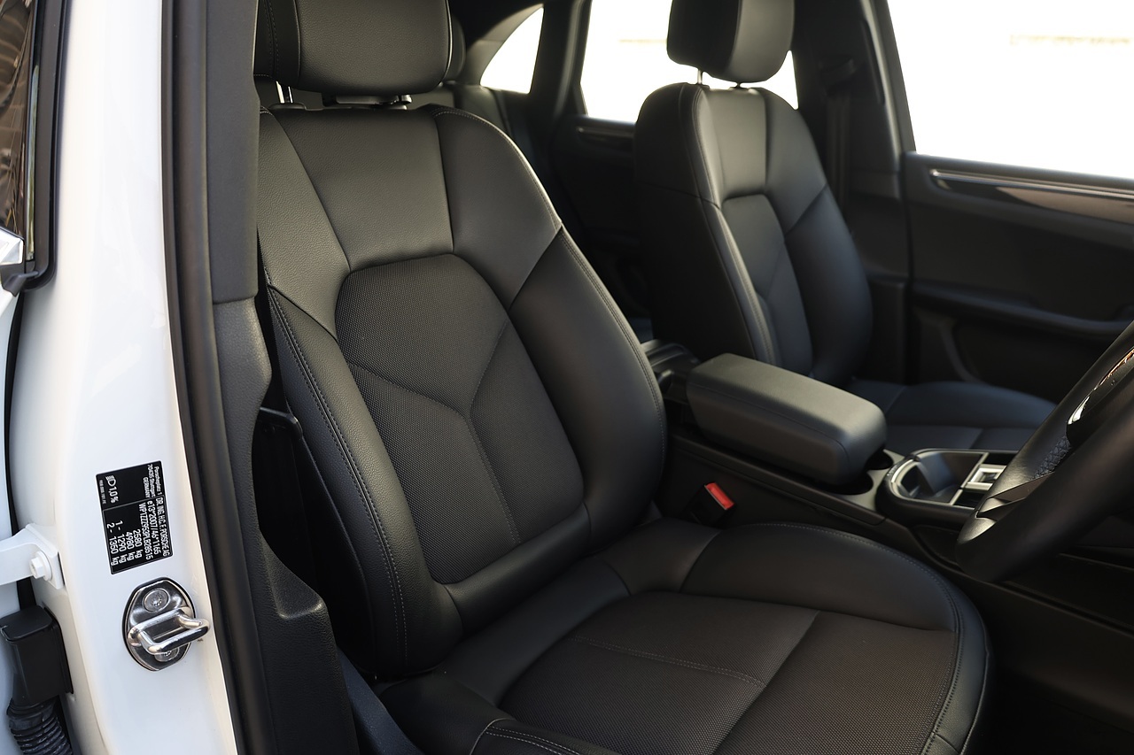 Porsche Macan S 1 Owner + Full Porsche History + VAT Qualifyinh - Large 10