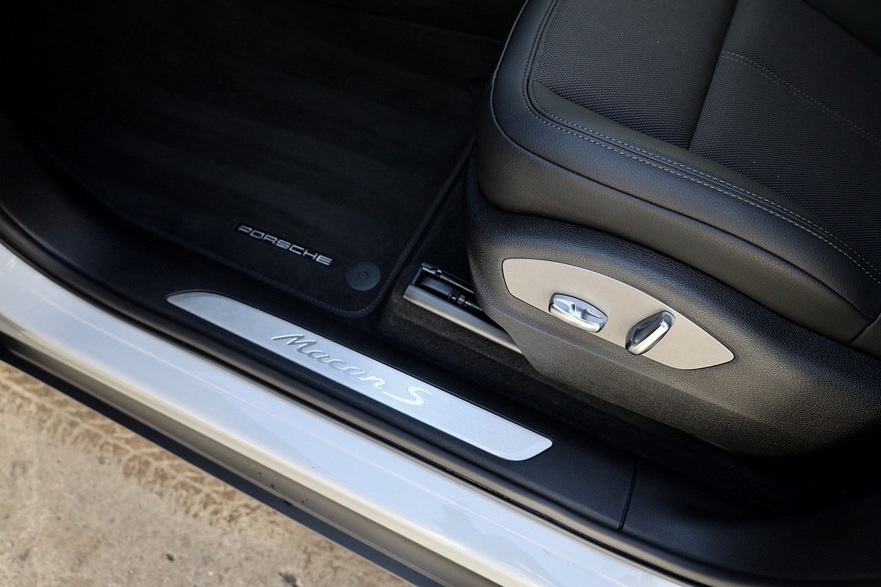 Porsche Macan S 1 Owner + Full Porsche History + VAT Qualifyinh - Large 21