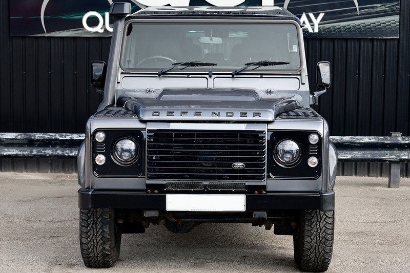 Land Rover Defender 110 XS 2.2 TDCI + 7 Seats + Beautiful Condition Image 3