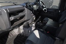 Land Rover Defender 110 XS 2.2 TDCI + 7 Seats + Beautiful Condition - Thumb 2