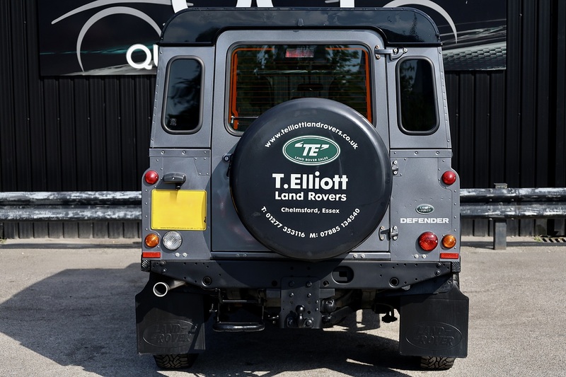 Land Rover Defender 110 XS 2.2 TDCI + 7 Seats + Beautiful Condition Image 4