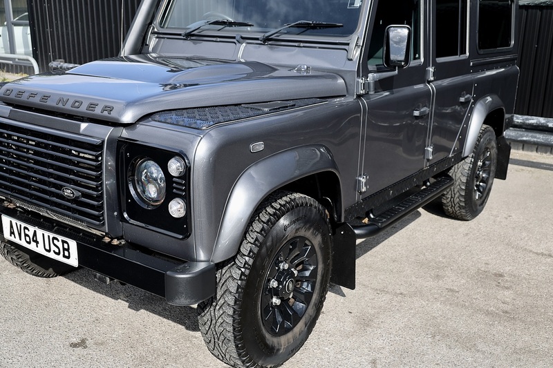 Land Rover Defender 110 XS 2.2 TDCI + 7 Seats + Beautiful Condition Image 13