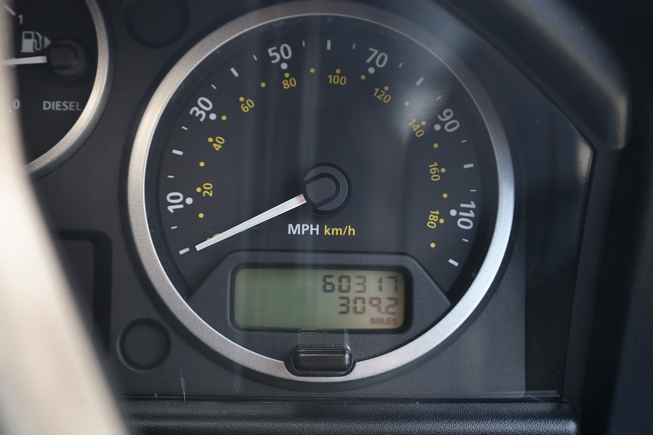 Land Rover Defender 110 XS 2.2 TDCI + 7 Seats + Beautiful Condition - Large 46