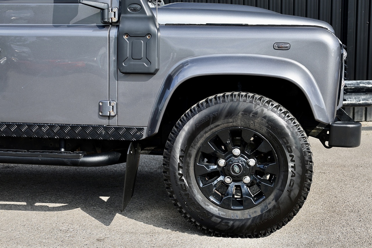 Land Rover Defender 110 XS 2.2 TDCI + 7 Seats + Beautiful Condition - Large 20