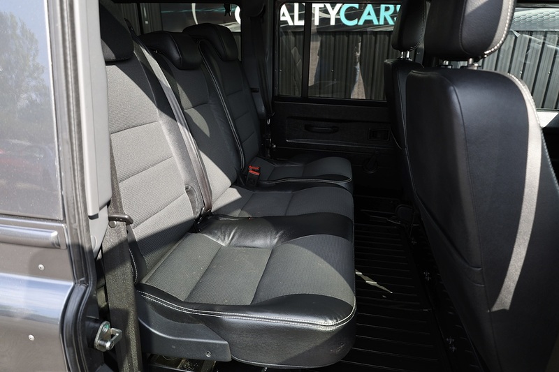 Land Rover Defender 110 XS 2.2 TDCI + 7 Seats + Beautiful Condition Image 25
