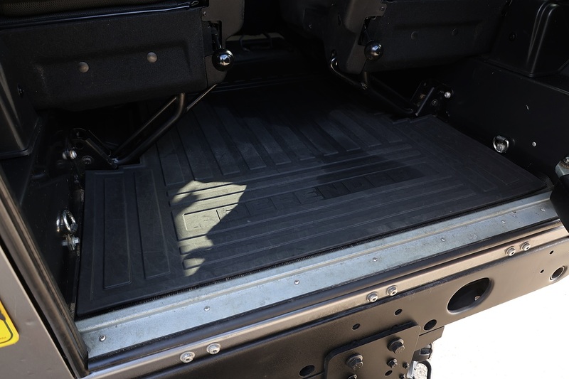 Land Rover Defender 110 XS 2.2 TDCI + 7 Seats + Beautiful Condition Image 37
