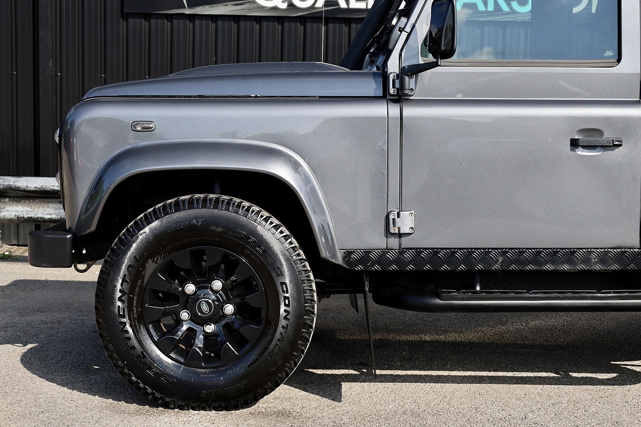 Land Rover Defender 110 XS 2.2 TDCI + 7 Seats + Beautiful Condition - Large 40