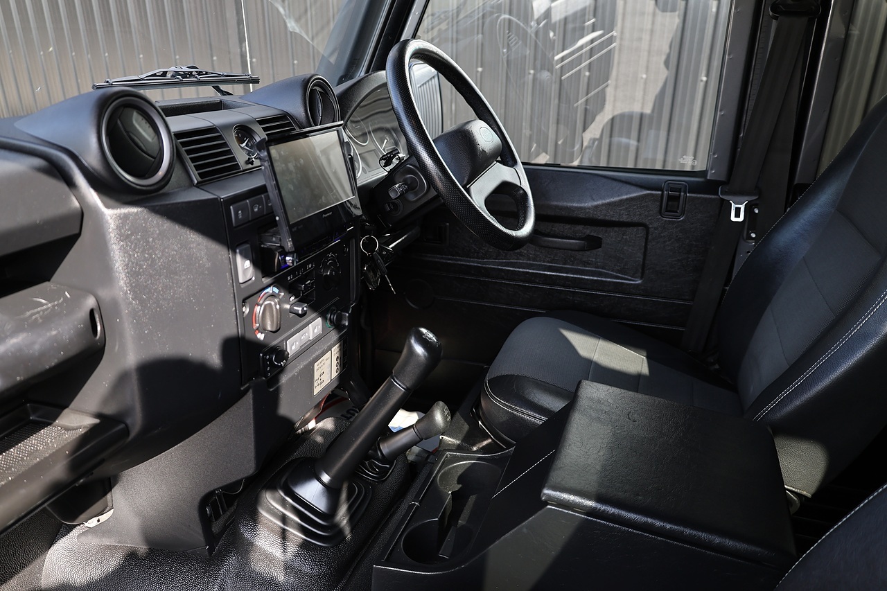 Land Rover Defender 110 XS 2.2 TDCI + 7 Seats + Beautiful Condition - Large 16