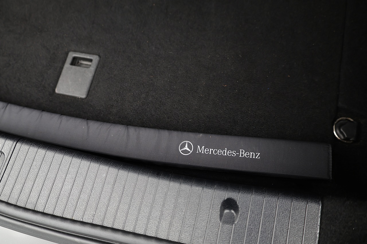 Mercedes-Benz E350 AMG Night Edition Prem+ 1 Owner + Full MB Main Dealer + Designo Paint + Huge Spec - Large 34