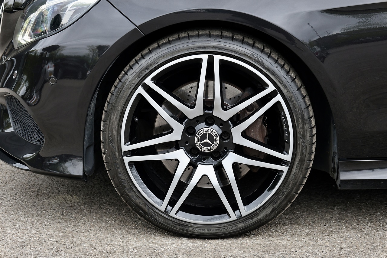 Mercedes-Benz E350 AMG Night Edition Prem+ 1 Owner + Full MB Main Dealer + Designo Paint + Huge Spec - Large 47