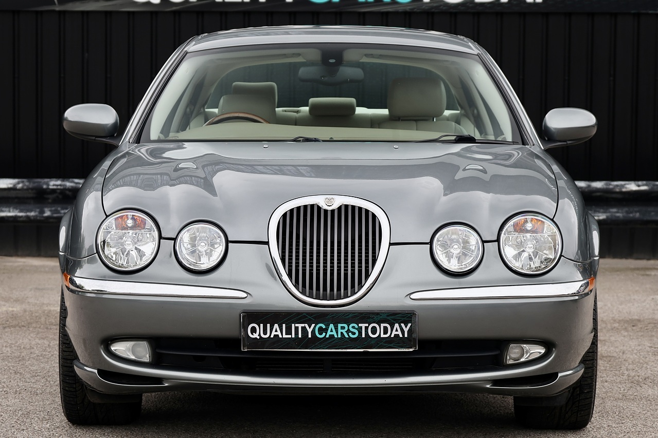 Jaguar S-Type V8 SE 1 Doctor Owner + 21 Services + Exceptional - Large 3