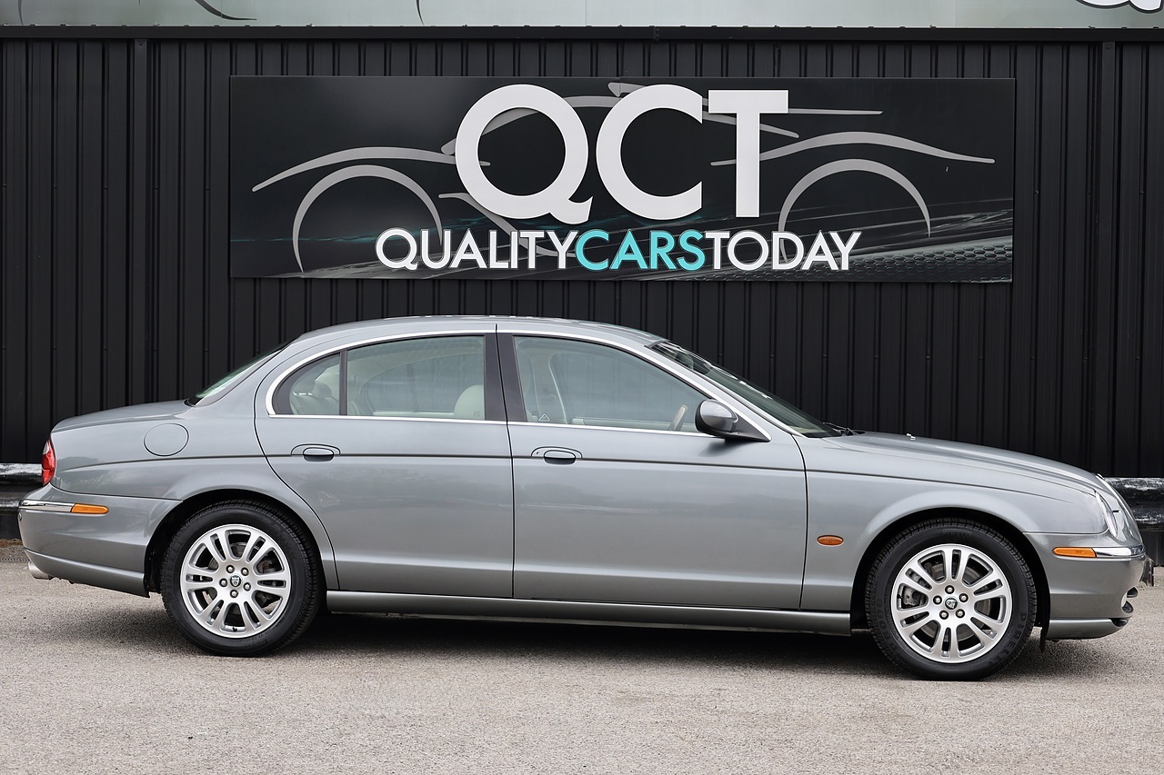 Jaguar S-Type V8 SE 1 Doctor Owner + 21 Services + Exceptional - Large 5