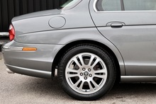 Jaguar S-Type V8 SE 1 Doctor Owner + 21 Services + Exceptional - Thumb 14